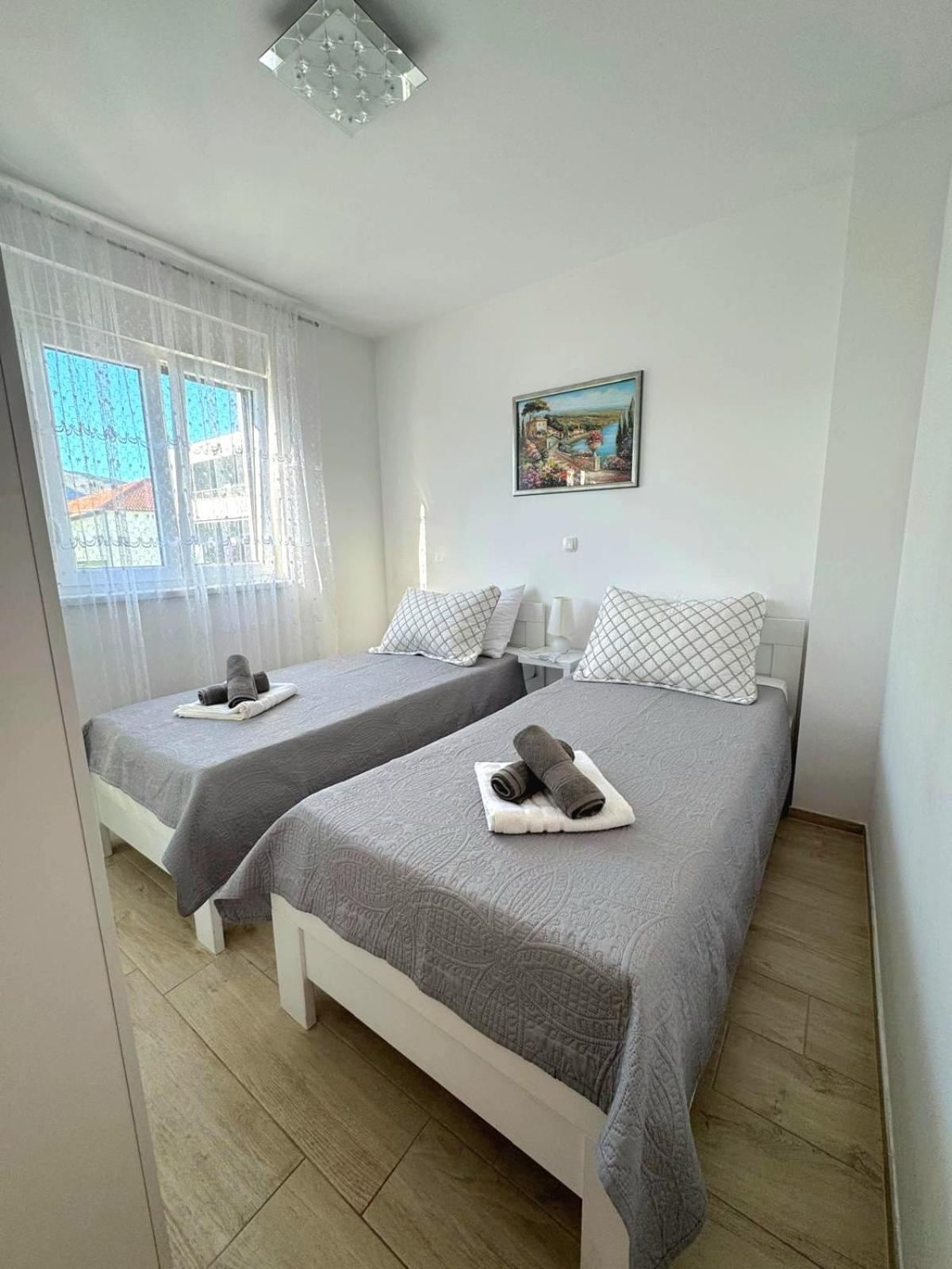 Apartment Misic Trogir Exterior photo